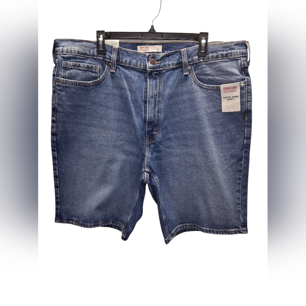 Signature by Levi Strauss Medium Blue Denim Relaxed Fit Jean Shorts